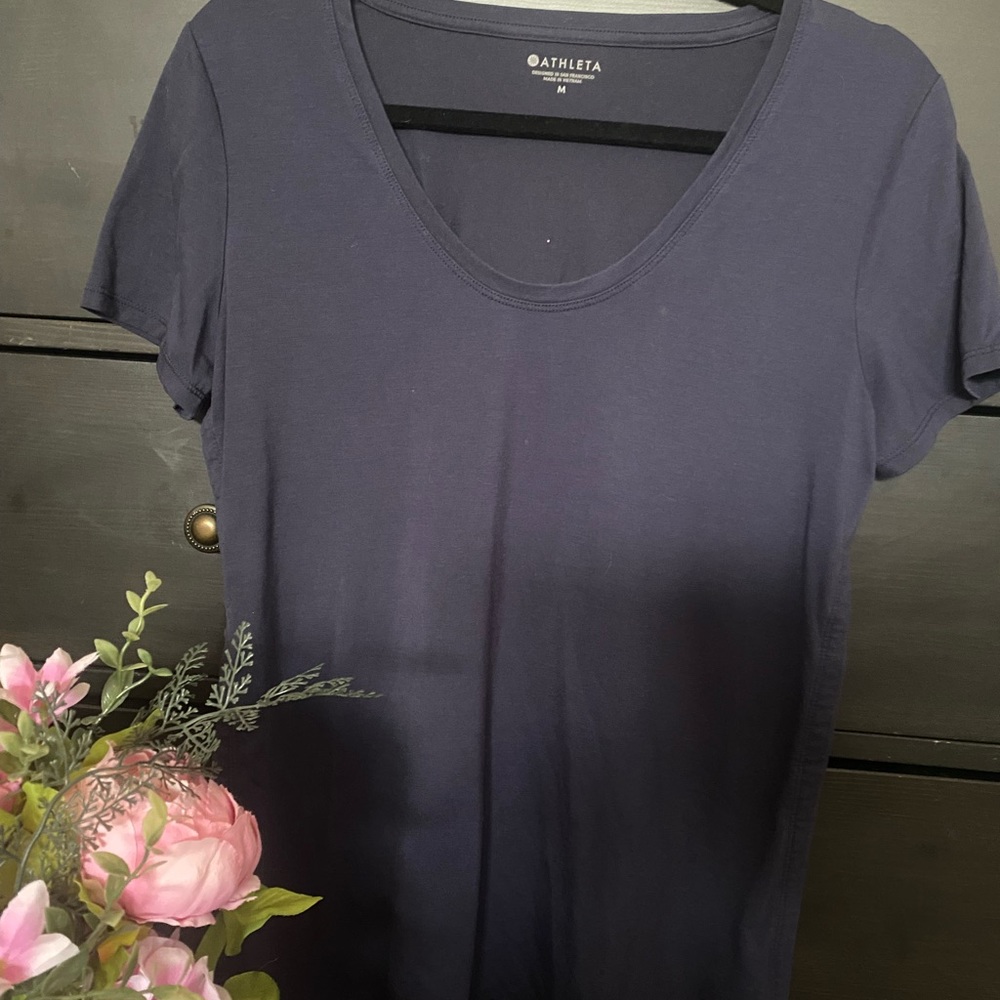 Athleta medium scoop neck athletic top